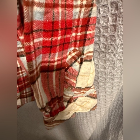 Croft & Barrow Red and ivory flannel Plaid Shirt Cabincore - Picture 5 of 5